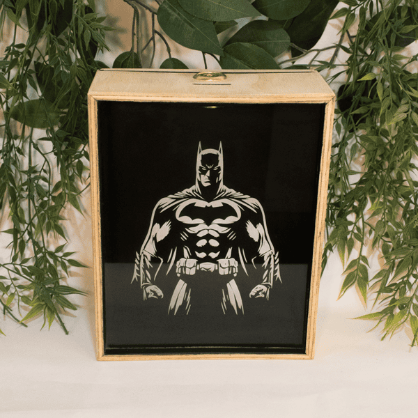 Alcancía en madera de pino con acrílico para personalizar 25 x 20 x 10 cm