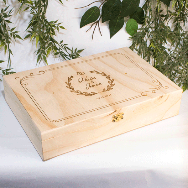 Caja de Madera con Tapa Grabada y Cierre de Broche - Image 7