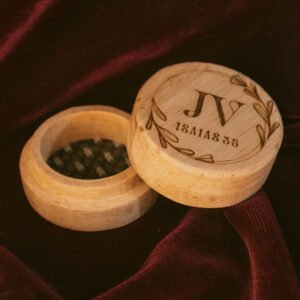 Caja estuche en madera para anillo de compromiso