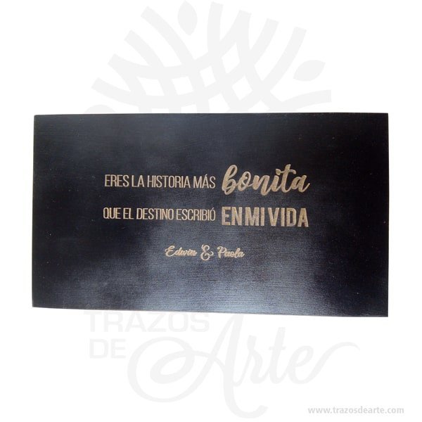 Caja de madera marcada con mensaje - Image 2