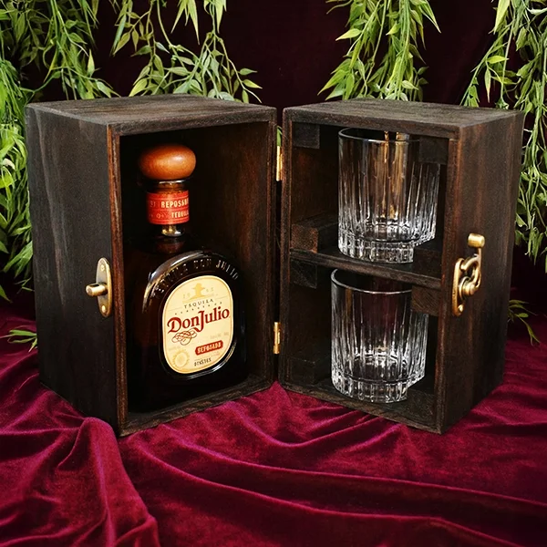 Caja para vino o licor en madera