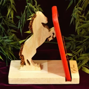 Portacelular de caballo en madera