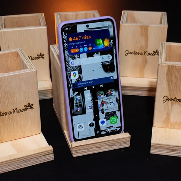 Portalápices en triplex de pino con soporte - Image 3